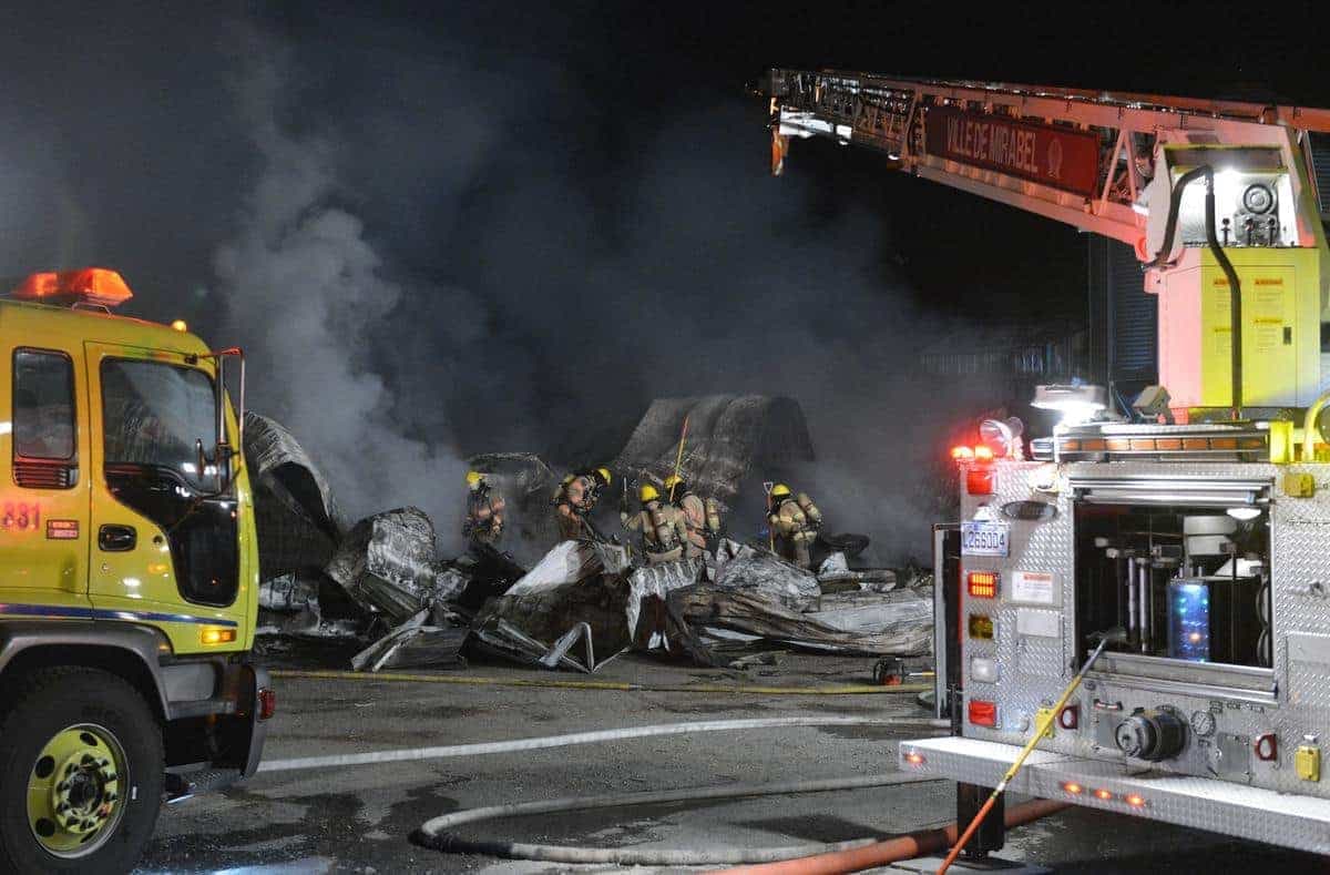 Les pompiers n’ont rien pu faire pour sauver les 200 vaches laitières qui ont péri dans le brasier survenu tard dimanche soir dans une ferme de Mirabel.