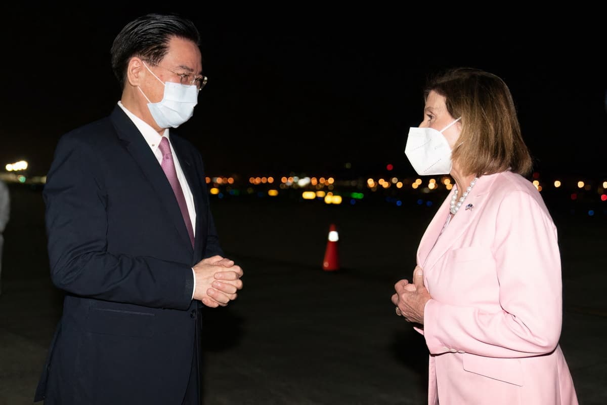 Joseph Wu et Nancy Pelosi.