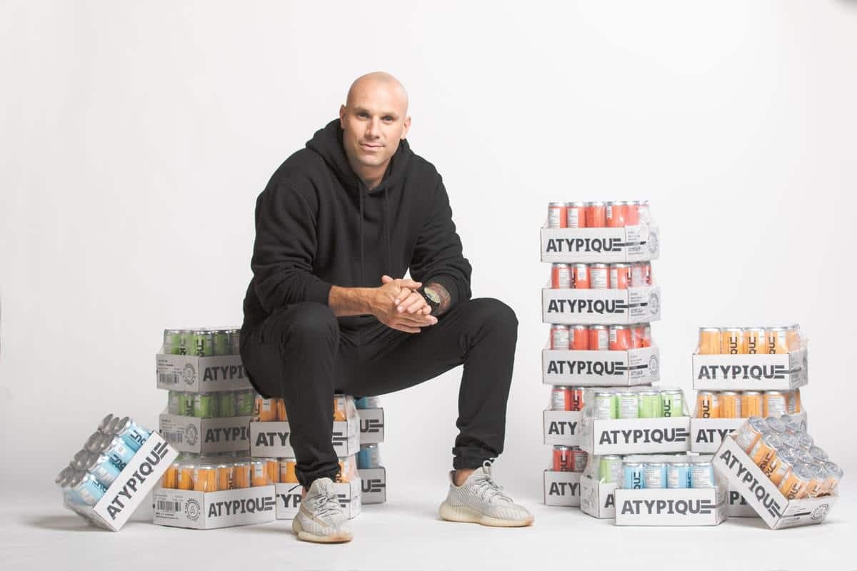 L’animateur Etienne Boulay a élaboré de nouveaux cocktails sans alcool, disponibles dans les supermarchés IGA, au coût de 2,99 l’unité ou 9,99$ pour un paquet de 4.