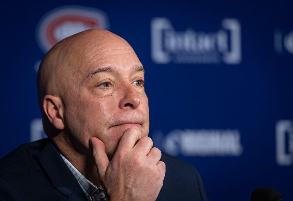Le directeur général Kent Hughes lors d’une conférence de presse concernant le bilan de mi-saison des Canadiens de Montréal, au Centre Bell, à Montréal, le lundi 15 janvier 2024.