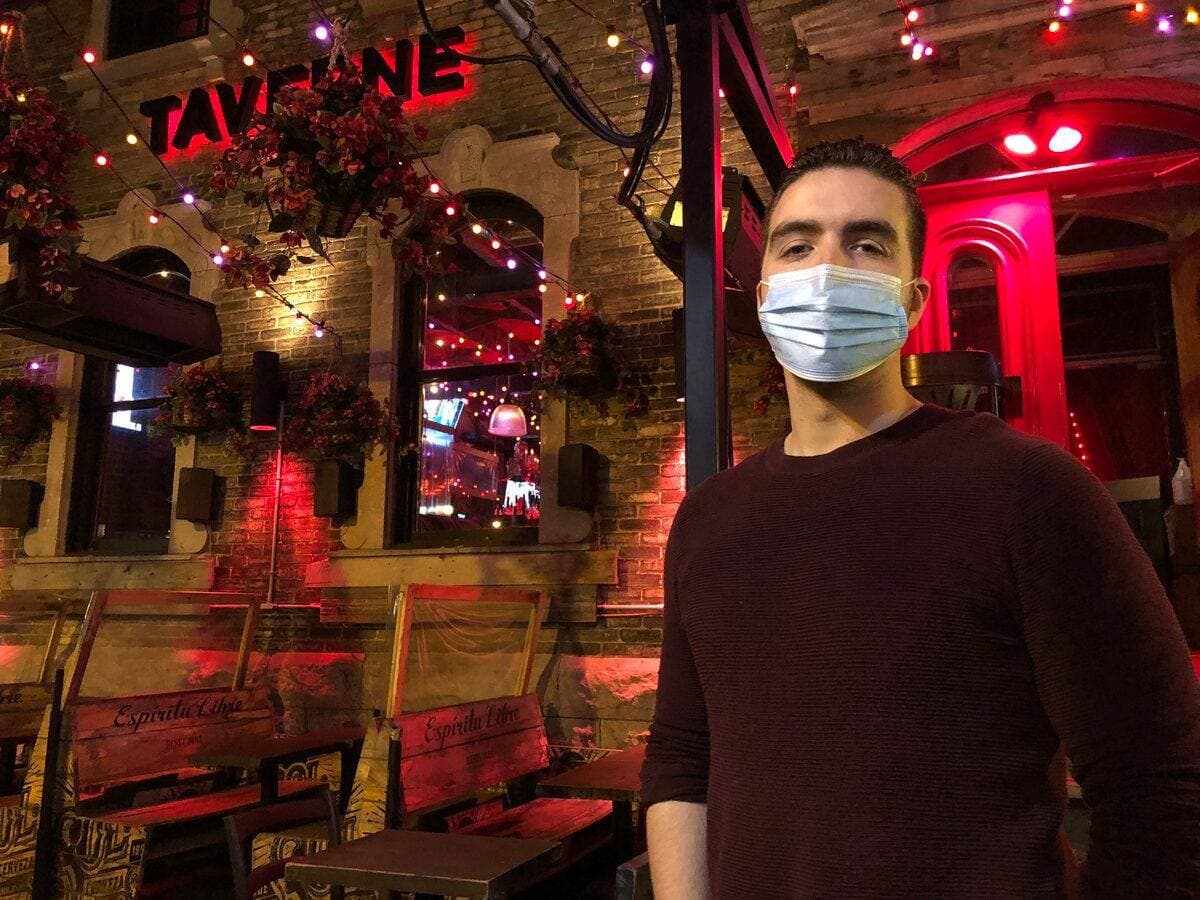 Le copropriétaire de la Taverne Grande Allée, Louis-Philippe Tremblay.