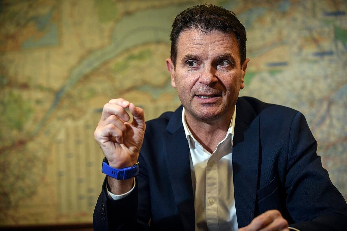 Le ministre des Transports François Bonnardel
