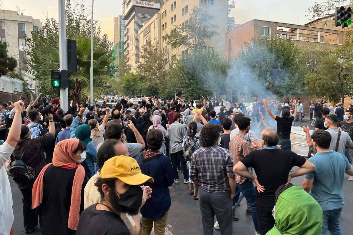 Des manifestants rassemblés à Téhéran.