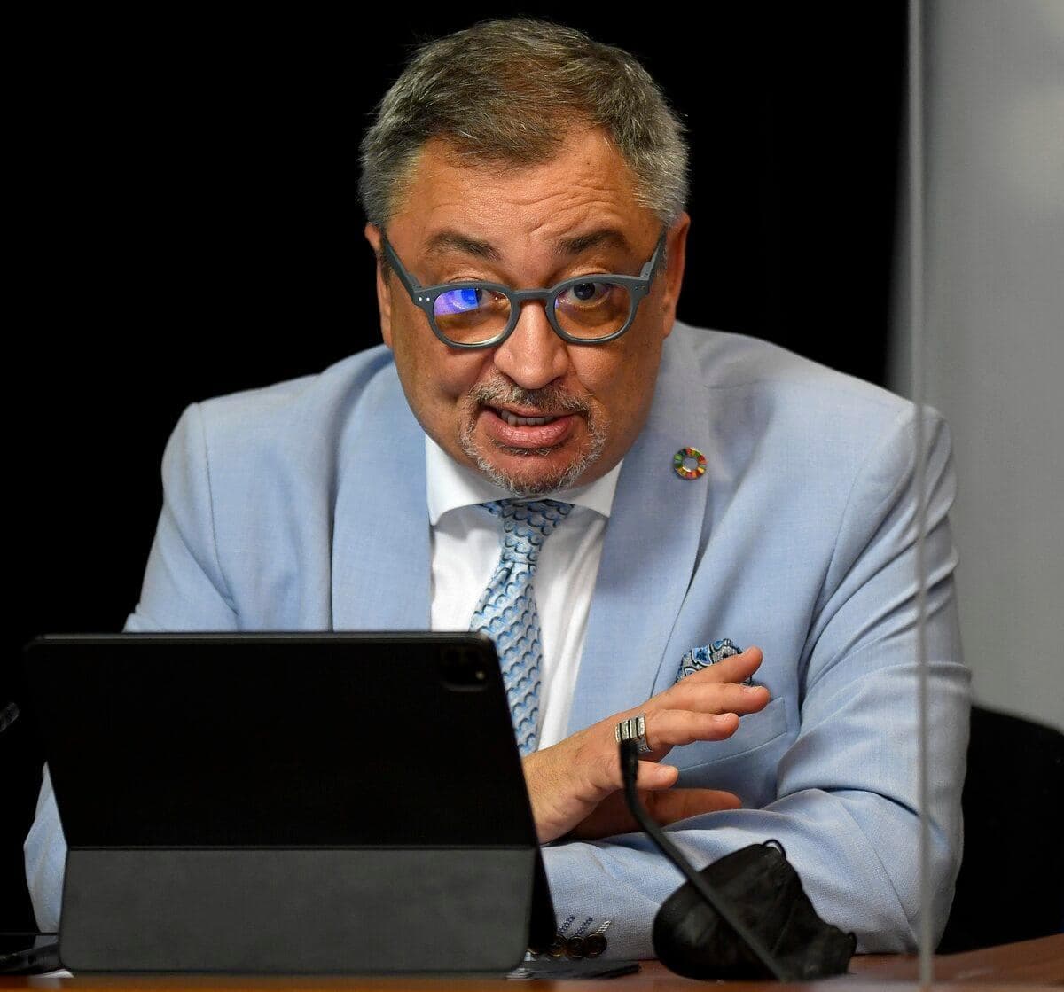 Le directeur national de santé publique, le Dr Horacio Arruda, lors d’une conférence de presse le 8 juin.