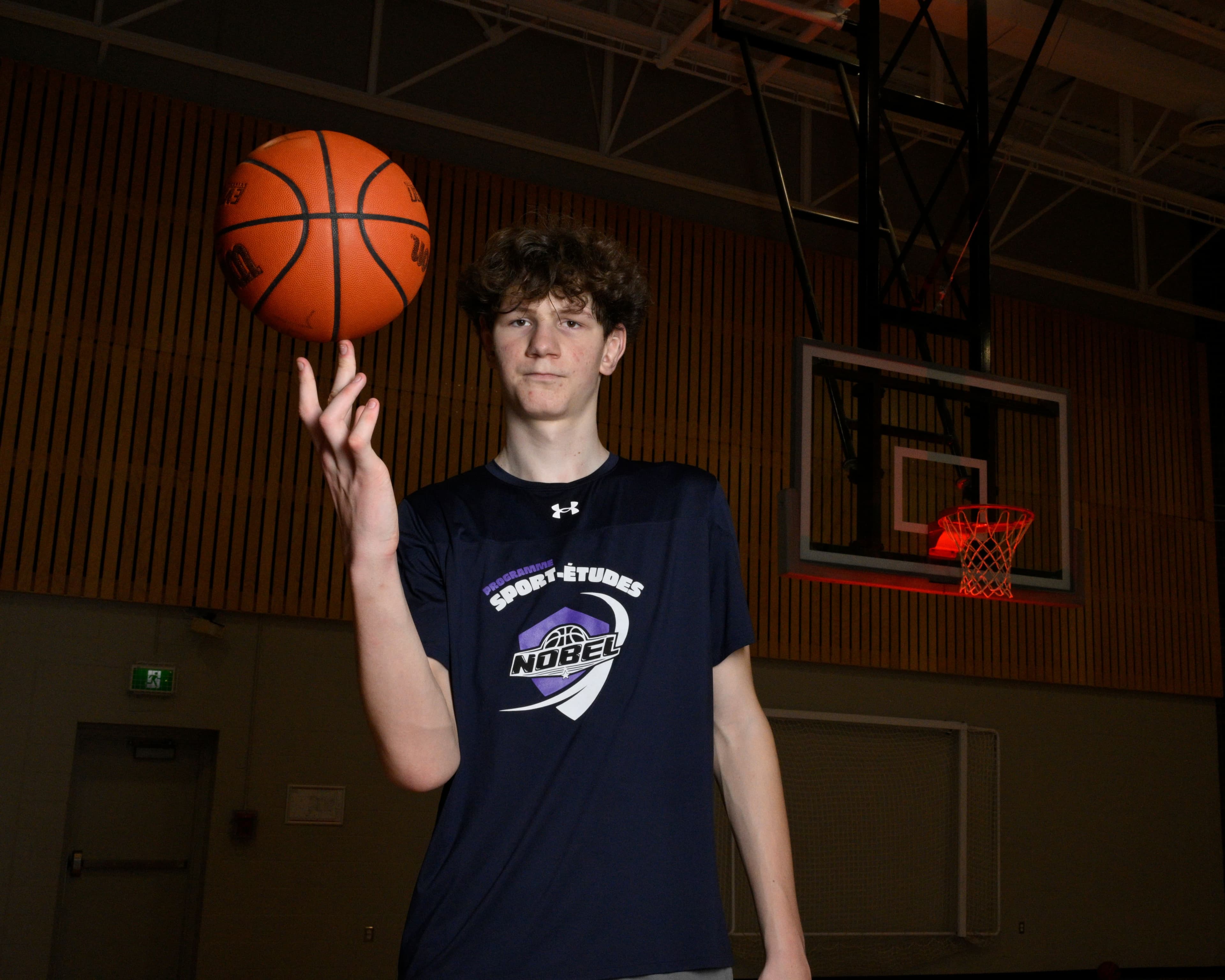 Jérémy Gohier est un nom qui résonne de plus en plus sur la scène internationale du basketball et l'importante agence française Comsport gérera la suite de sa carrière.