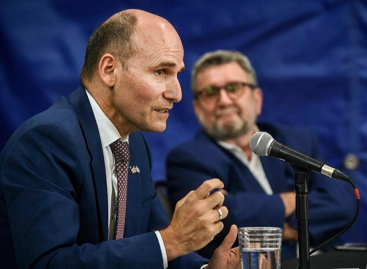 Le ministre Jean-Yves Duclos s’est rangé du côté du maire de Québec, Régis Labeaume, vendredi, en ce qui concerne les reproches faits à Montréal au sujet du projet Laurentia.
