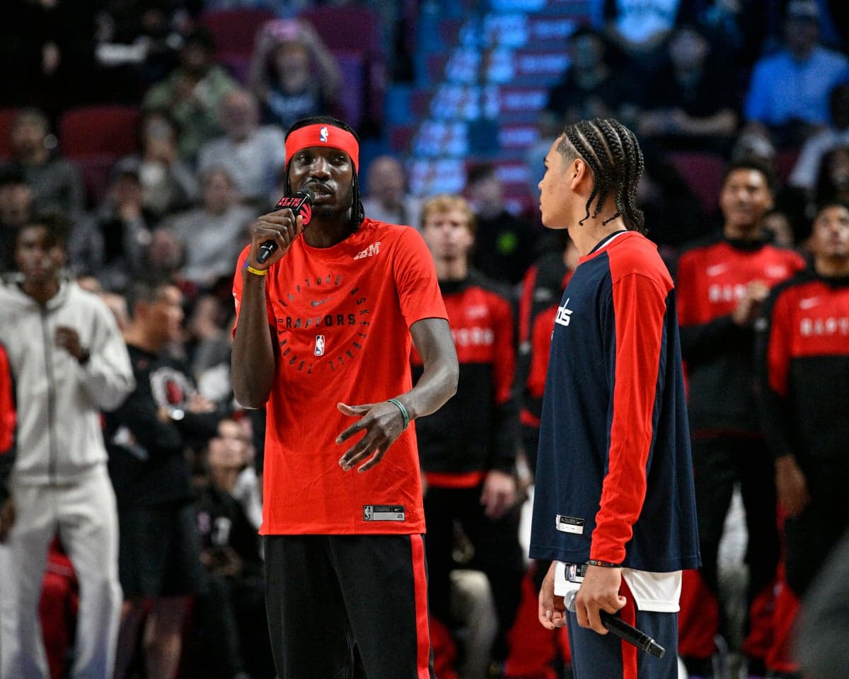 Chris Boucher s’est adressé à la foule du Centre Bell, dimanche, lors du match préparatoire de la NBA entre les Raptors et les Wizards de Washington.