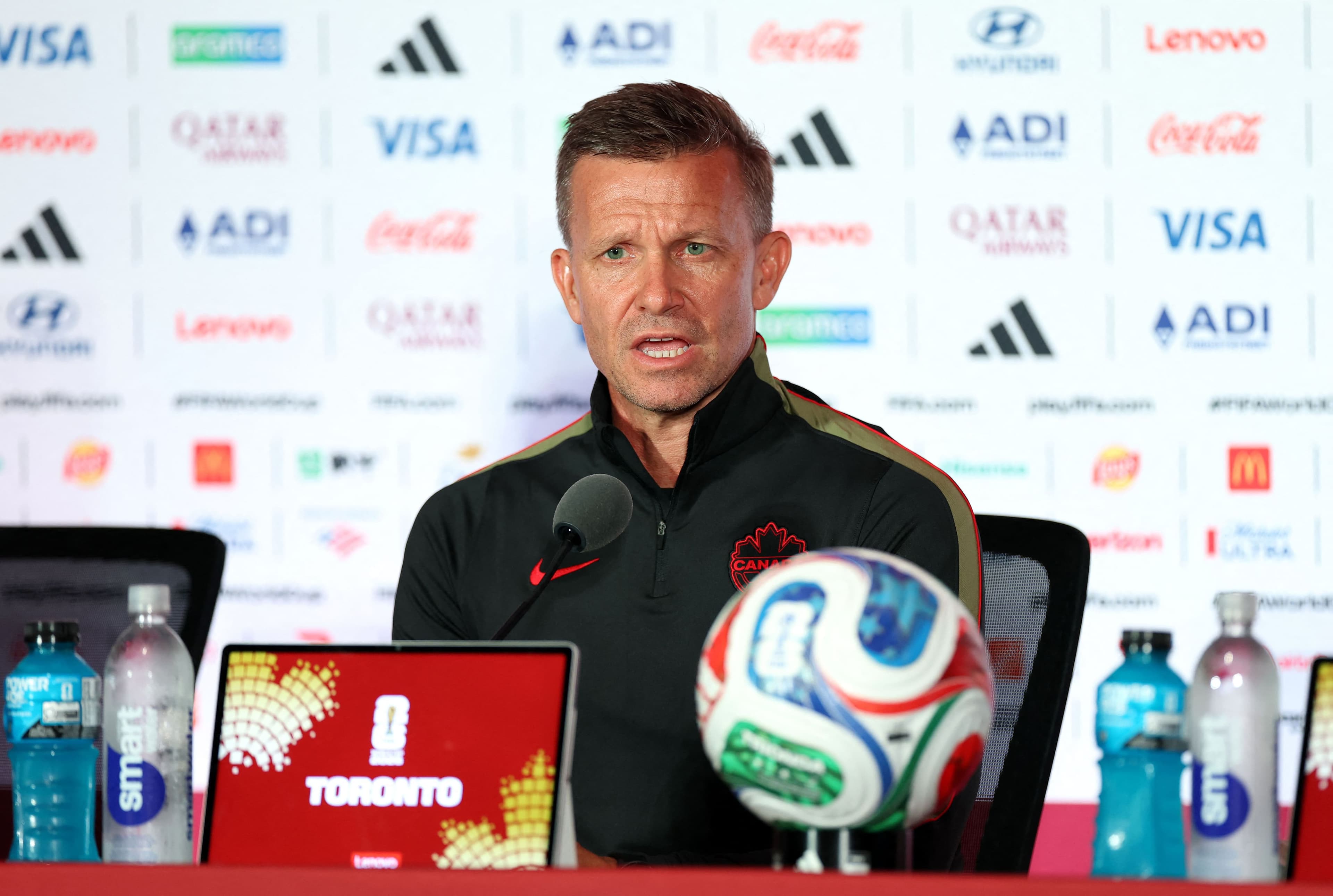 Jesse Marsch lors de la conférence de presse du Canada à la veille du premier match du pays à la Coupe du monde, jeudi.