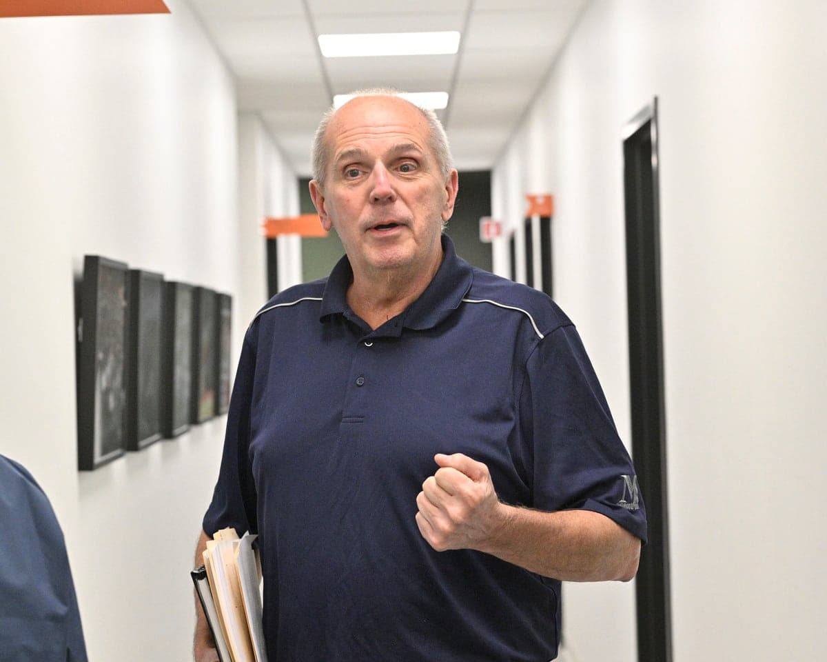 Yves Pauzé, président de Hockey Québec, région de Montréal