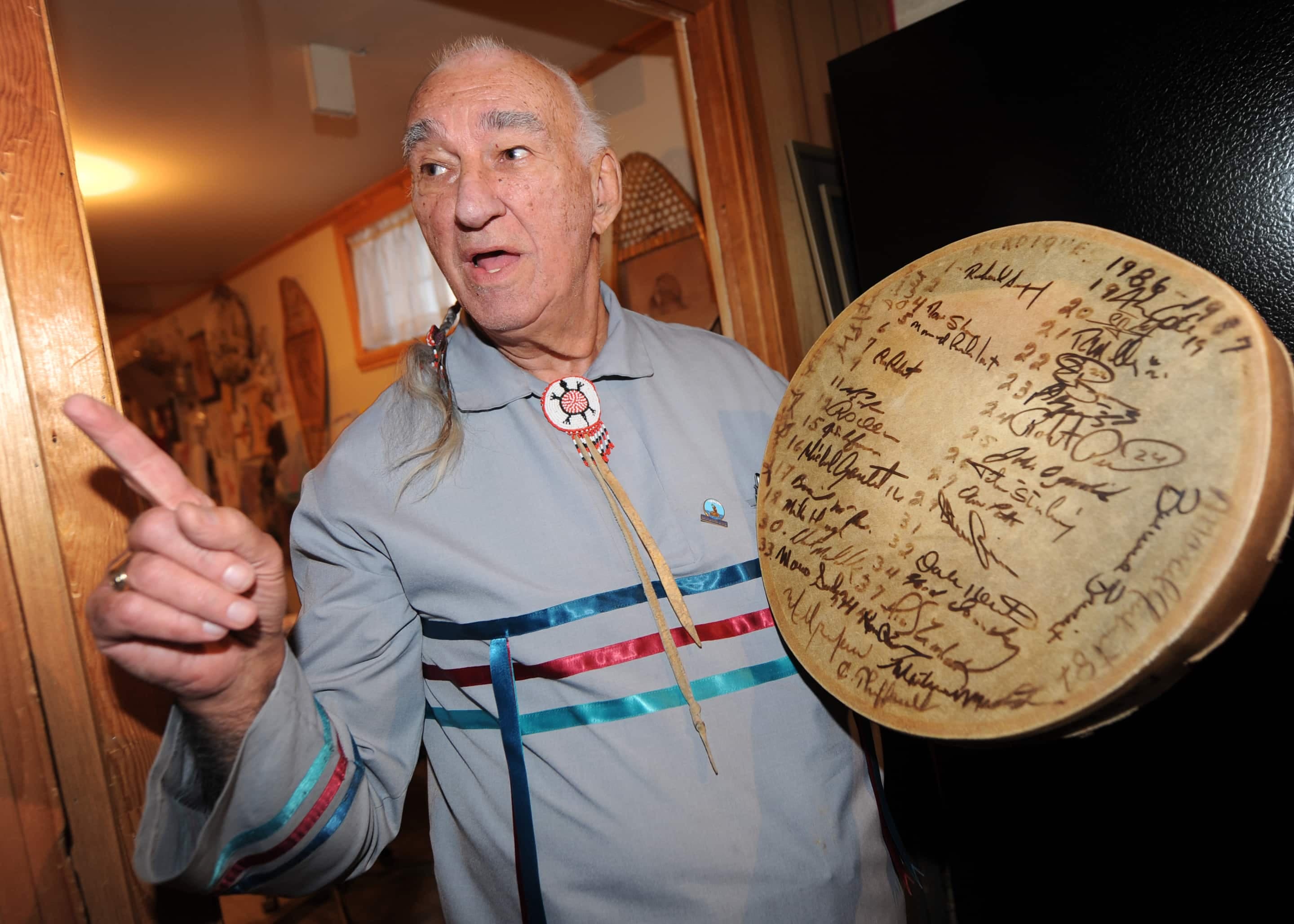 L’ex grand chef huron-wendat Max Gros-Louis est décédé samedi matin à l’âge de 89 ans.