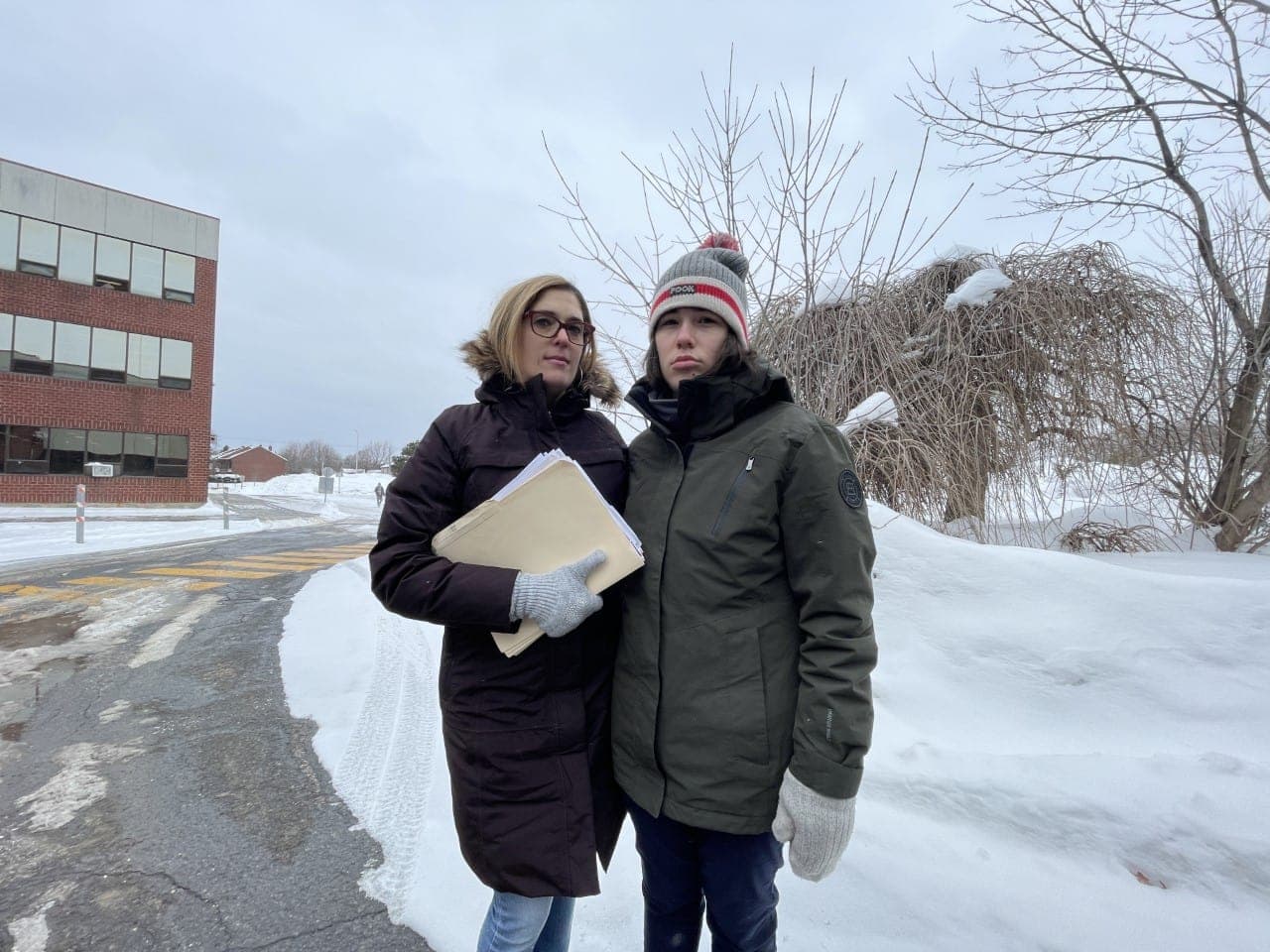 Catherine Kozminski-Martin et son enfant, Maëlle Adenot, qui a participé à l’émission Autiste, bientôt majeur, ont vu leur identité dérobée ces derniers mois.