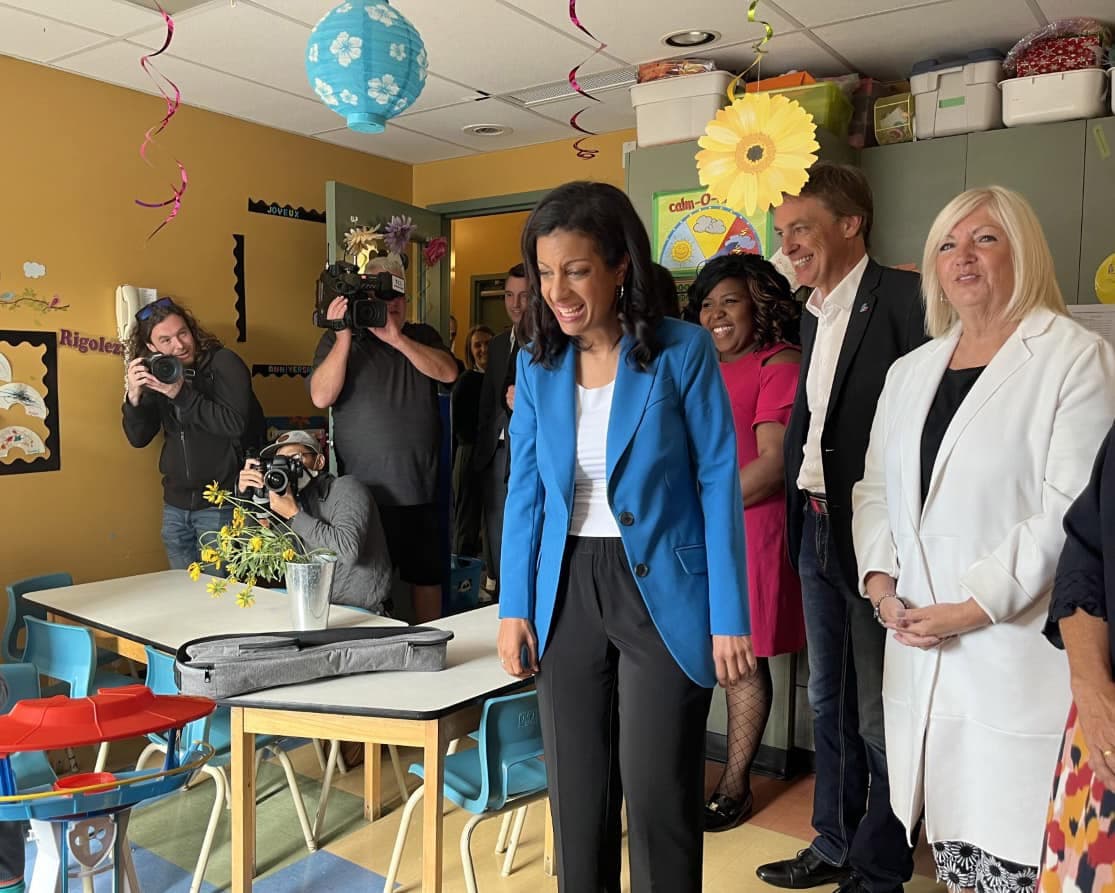 La cheffe du PLQ, Dominique Anglade, était de passage vendredi matin dans un CPE de Gatineau.