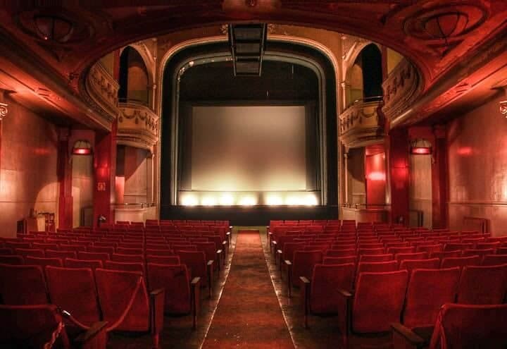 Une vue de la salle de cinéma.