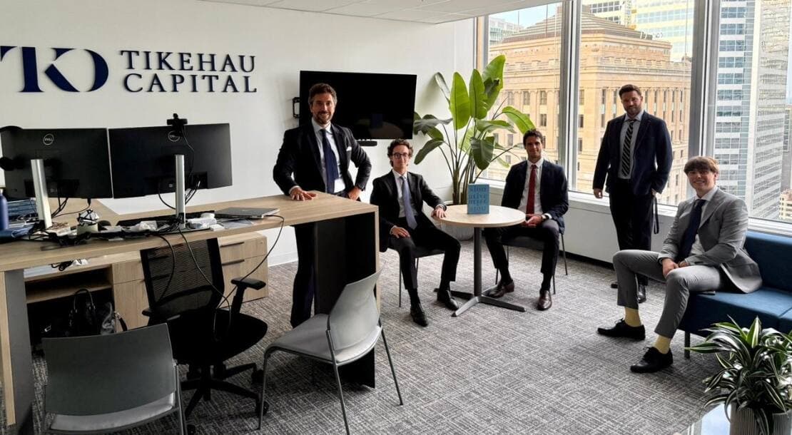 Des employés au bureau montréalais de Tikehau Capital.